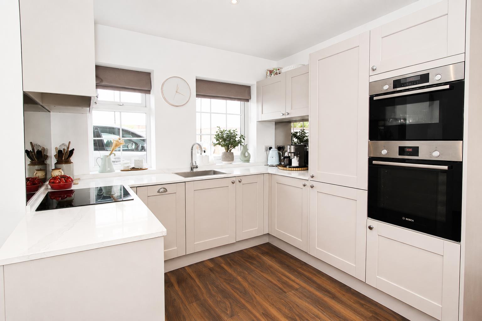 3 bed property in Dunsbury Drive, South Croydon